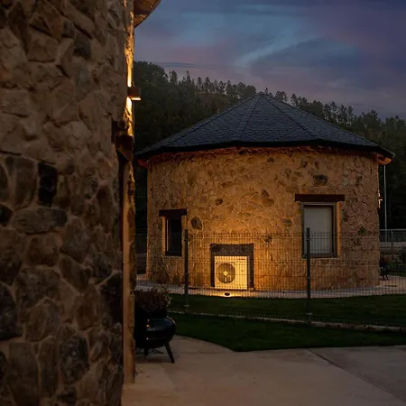 Pallozas Turisticas Ridicodias - A Vieira *